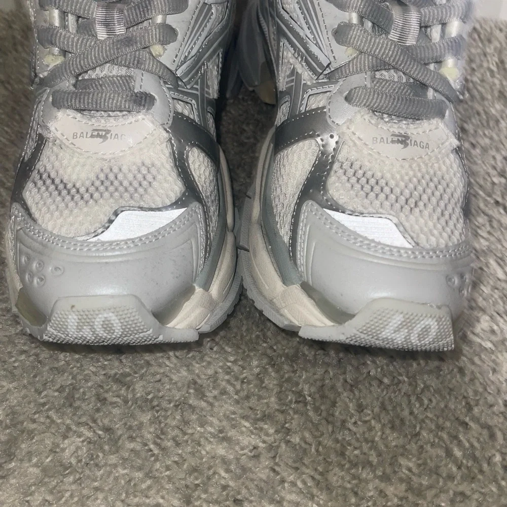Bal. Silver & white Runners sneakers 🩶 - Picture 3 of 5
